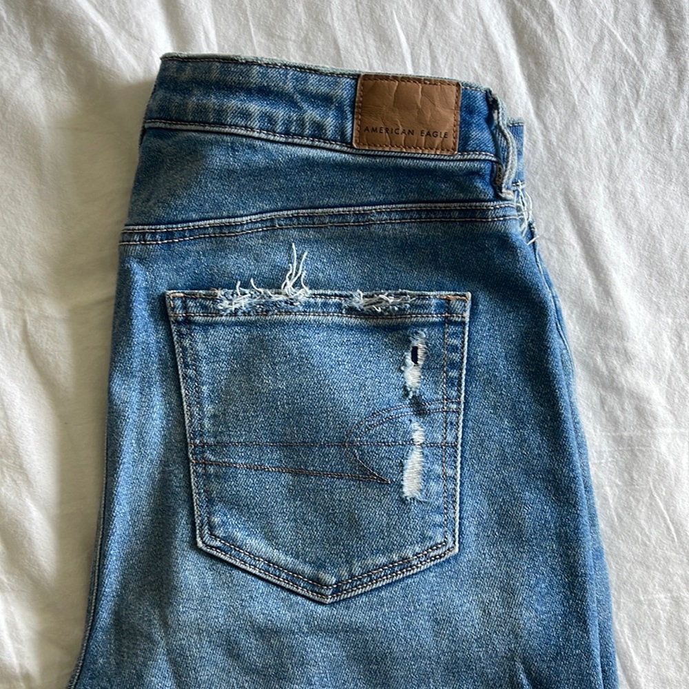 American Eagle Mom Straight Jean